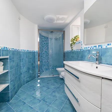 Maison Juliette - De Vivo Realty