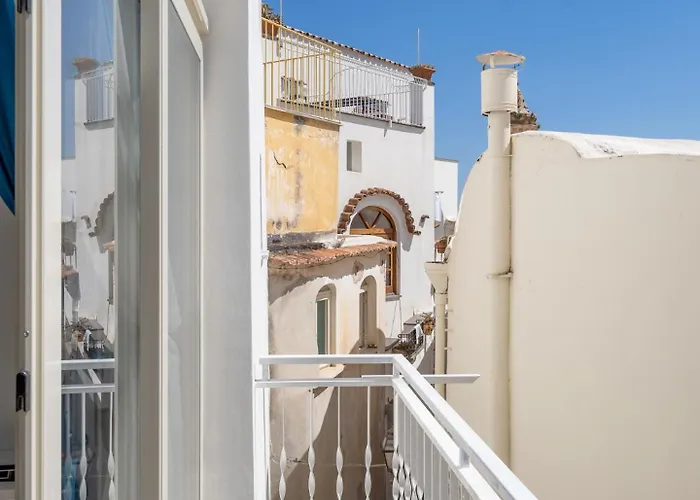 Maison Juliette - De Vivo Realty